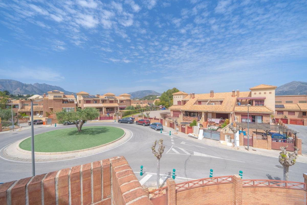 Sale of townhouse in  Calle Mar Mediterrani, 99 , La Nucia photo 5