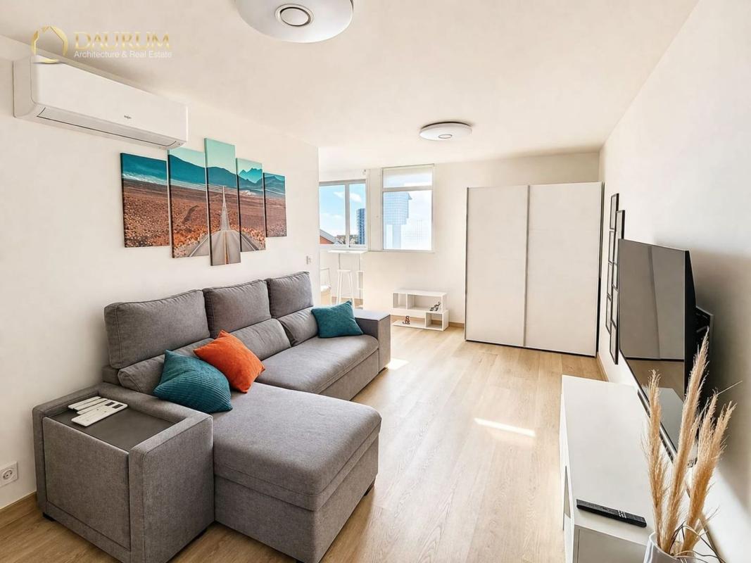 Sale of apartment in Calle de Viena, Benidorm
photo 2