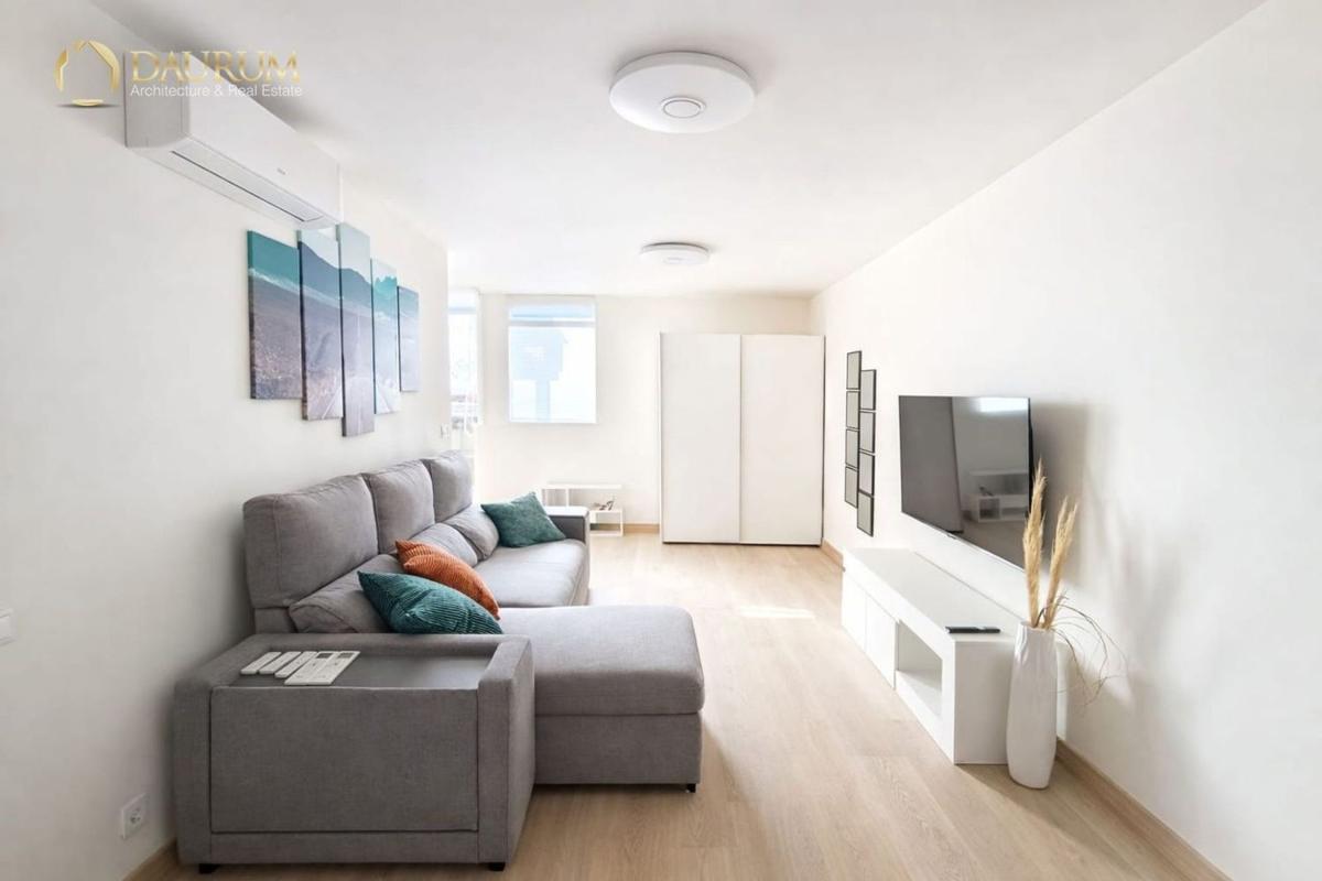 Sale of apartment in Calle de Viena, Benidorm
photo 3