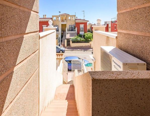 Independent chalet for sale in Barrio Aguas Nuevas, Torrevieja
 photo 2