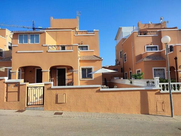 Chalet adosado thumbnail 1