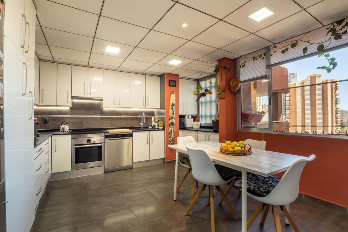 Продажа квартиры на Calle de Dénia, Бенидорм
photo 1