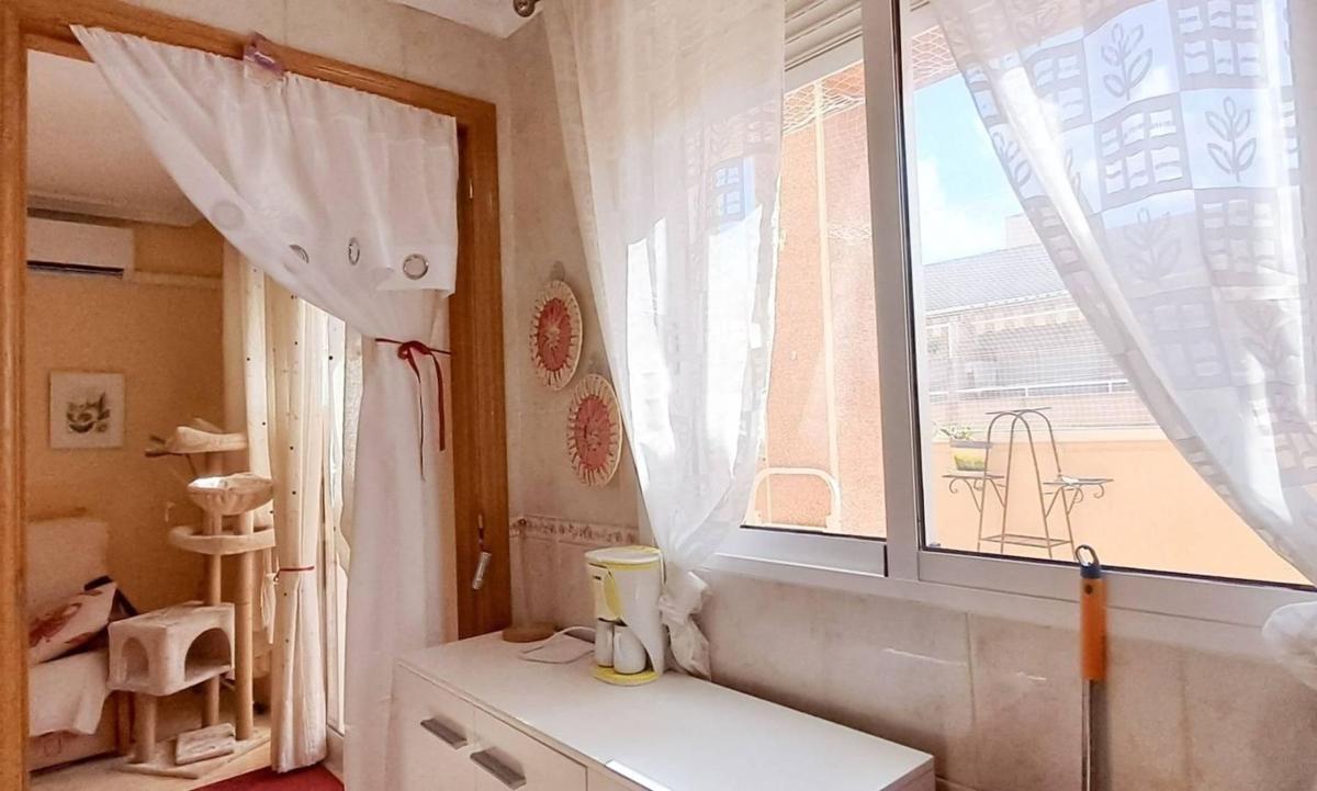 Venta de ático en ኡርባኒሳሲኦን ፓርኬ ዴ ላስ ናሲኦኔስ, Torrevieja photo 1