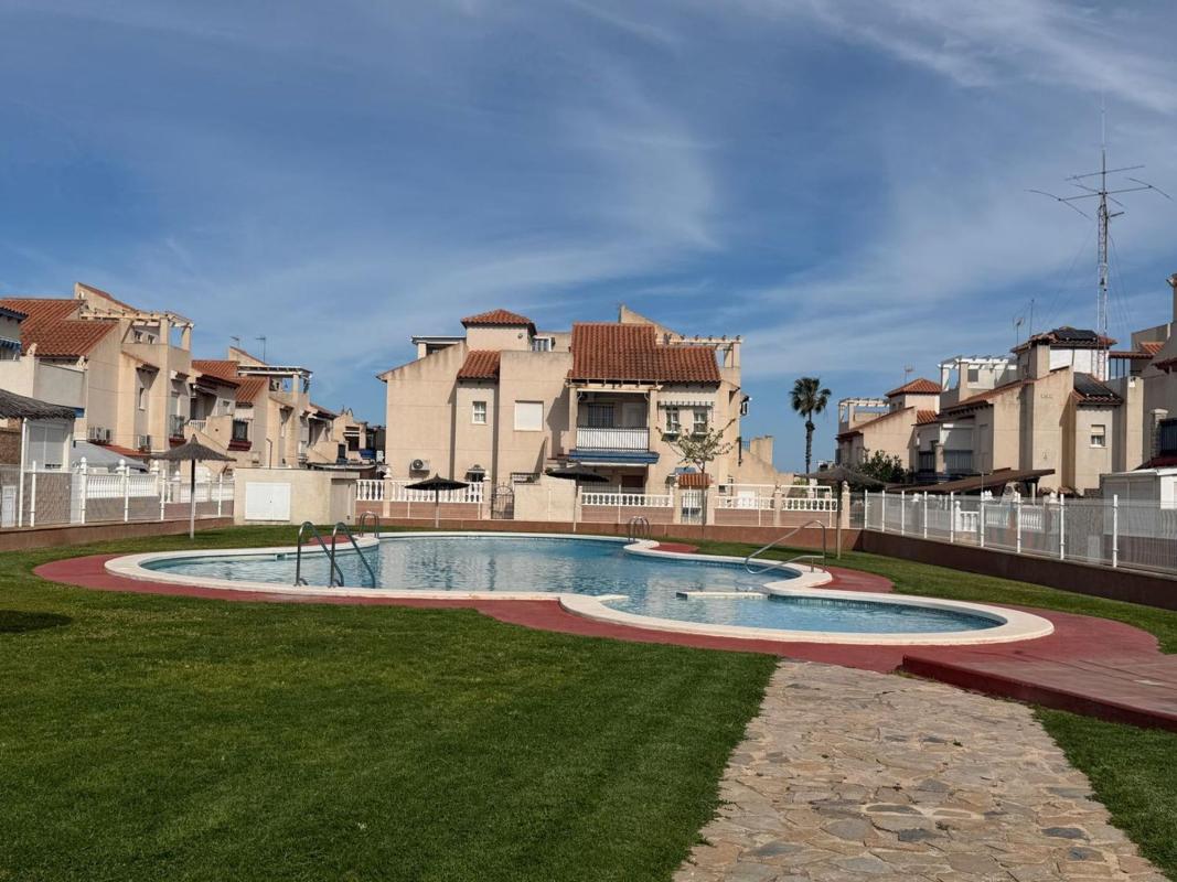 Venta de piso en Calle Guapiles, Orihuela
 photo 2