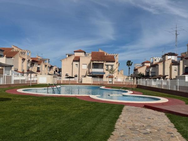 Venta de piso en Calle Guapiles, Orihuela
thumbnail 1