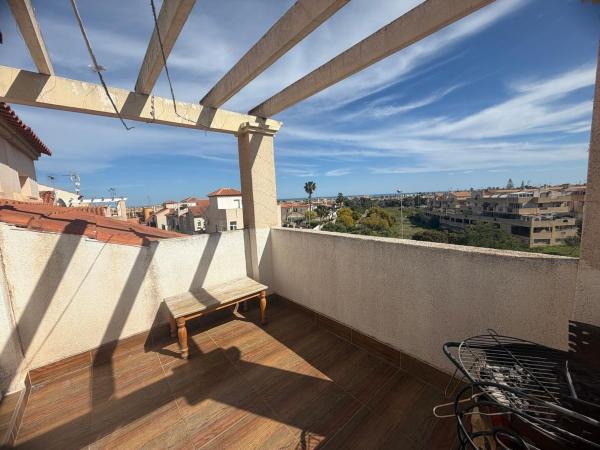 Venta de piso en Calle Guapiles, Orihuela
thumbnail 2