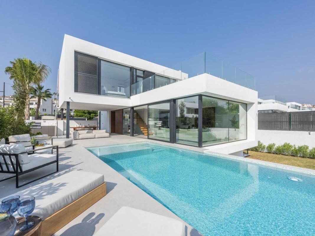Venta de chalet independiente en Urbanización Dos Hermanas II, 9 P, Estepona
photo 4