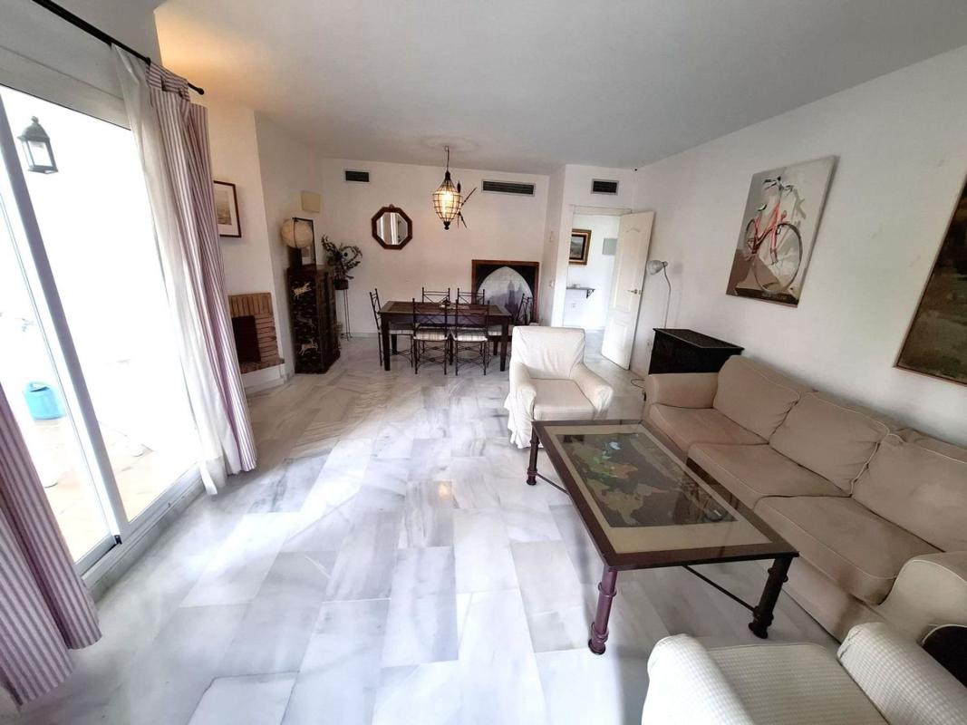Sprzedaż mieszkania w Urbanización Los Naranjos de Marbella, Marbella
 photo 2