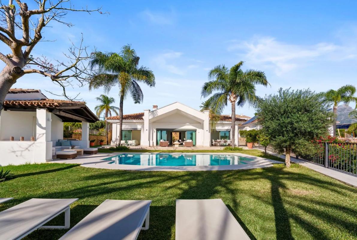 Venta de chalet independiente en Calle Sirio, Marbella
photo 1