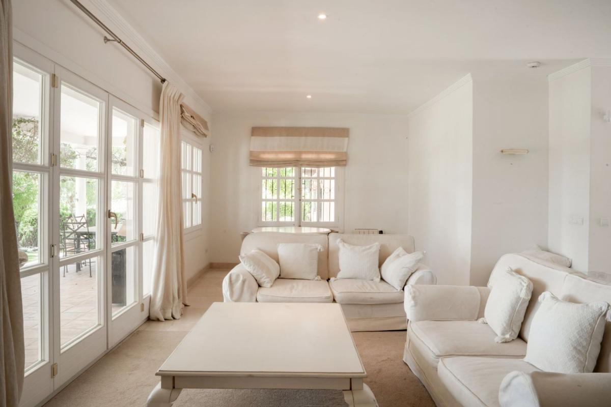 Продажа отдельного шале в Calle Hortensia, 1, Эстепона photo 3