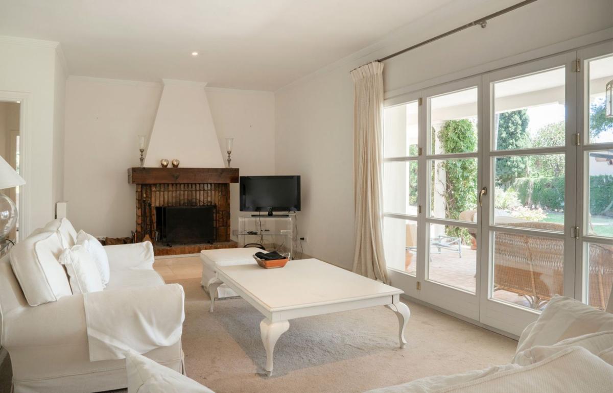 Продажа отдельного шале в Calle Hortensia, 1, Эстепона photo 4