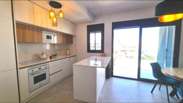 Ático en venta en Calle Ulpiano, Torrevieja thumbnail 3