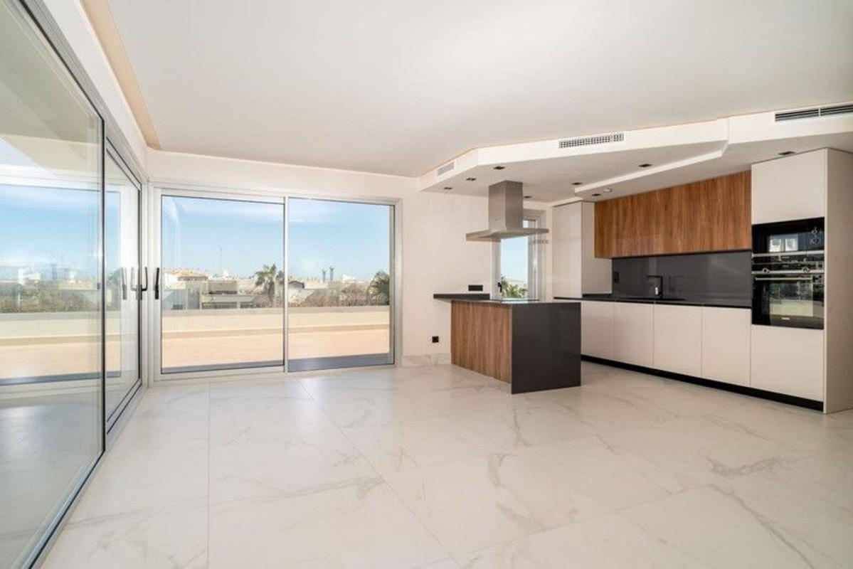 Venta de ático en Avenida del Mediterráneo, 14, Marbella photo 2