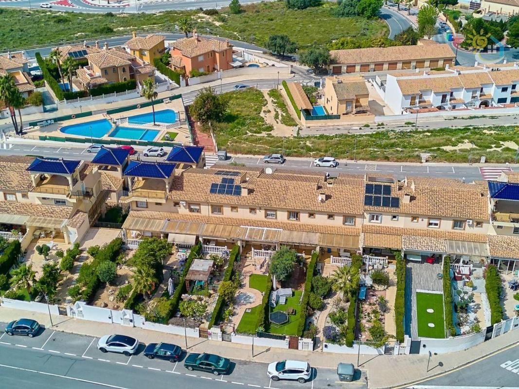 Продажа отдельного шале в Calle l'Alacantí, Бусот photo 3