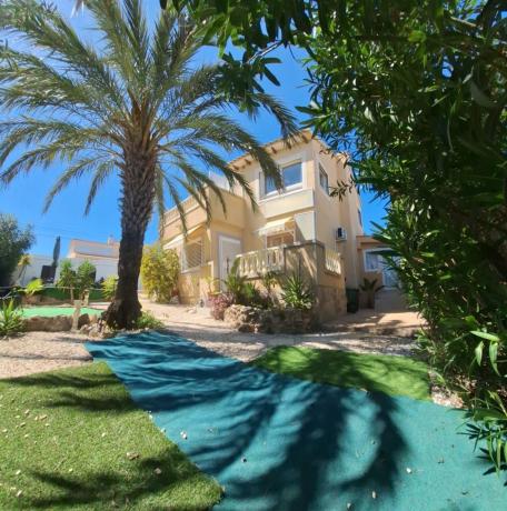 Casa independiente en calle Marbella, 74 thumbnail 2