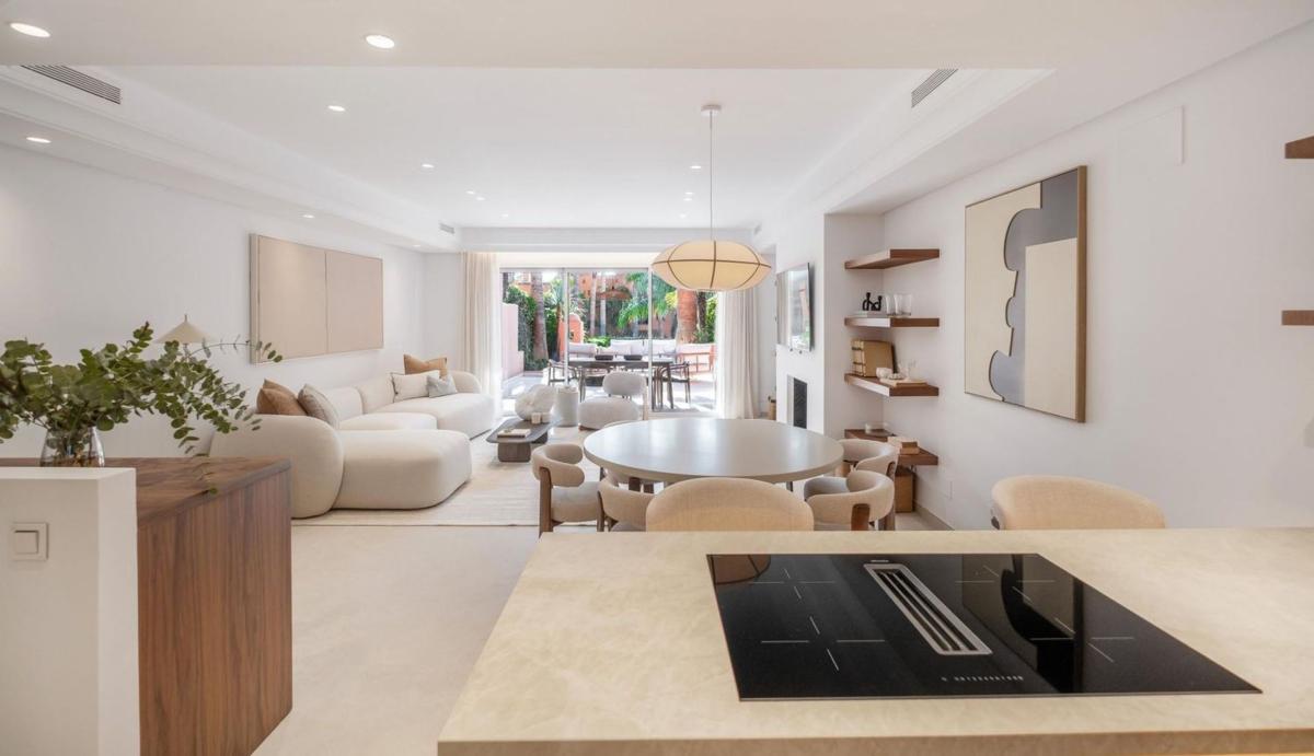 Venta de chalet adosado en Barrio Lomas de Marbella Club , Marbella photo 2
