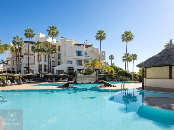 Sale of flat in Barrio El Velerín, Estepona
photo 1