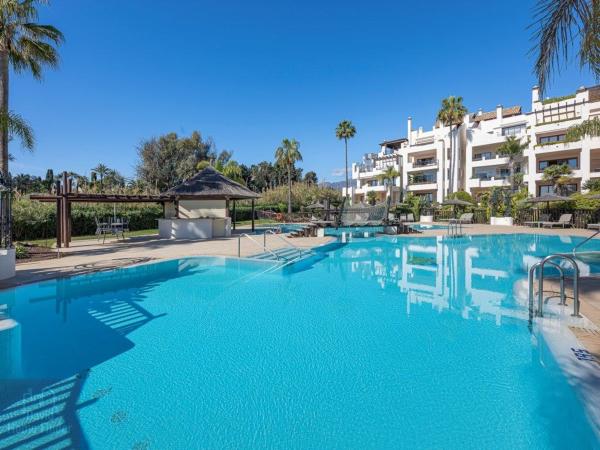 Sale of flat in Barrio El Velerín, Estepona
thumbnail 2