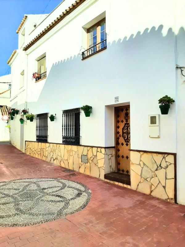 Venta de chalet adosado en Calle Antero , Estepona photo 2