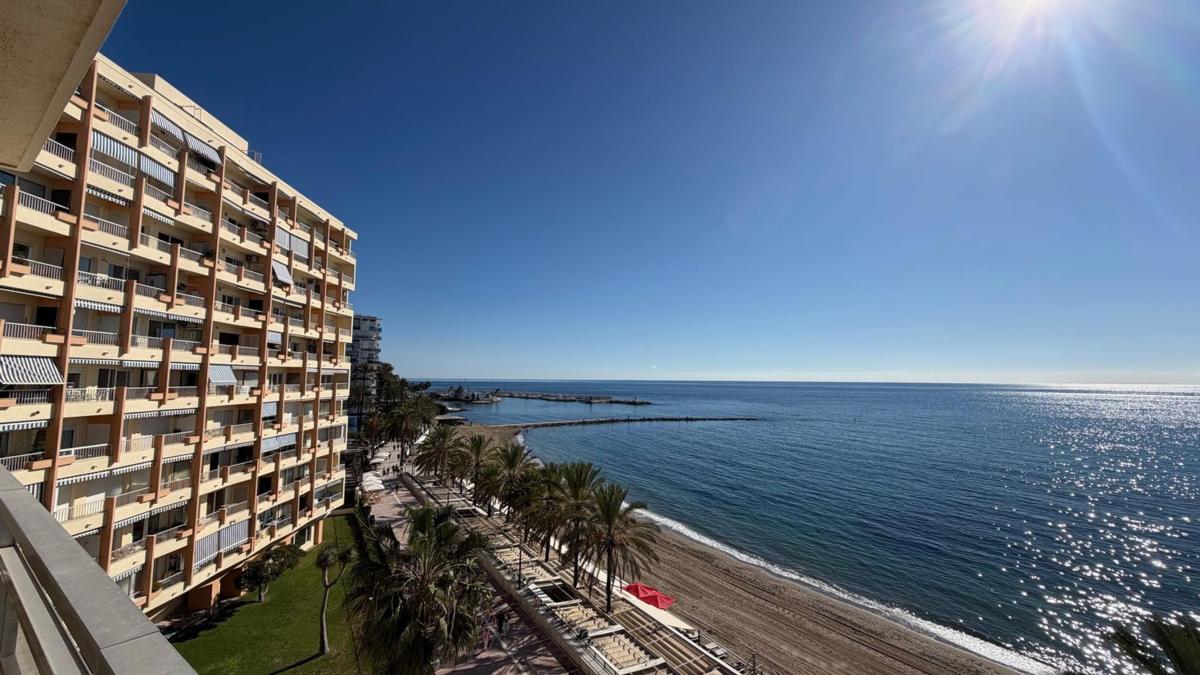 Venta de piso en Calle Camilo José Cela, 13, Marbella
 photo 2