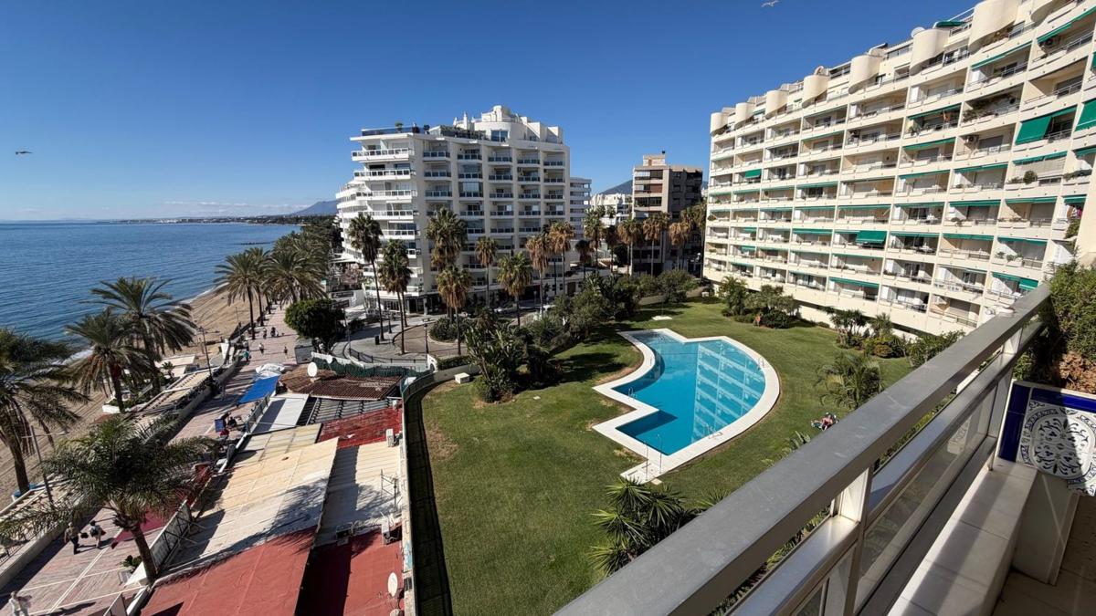 Venta de piso en Calle Camilo José Cela, 13, Marbella
 photo 3