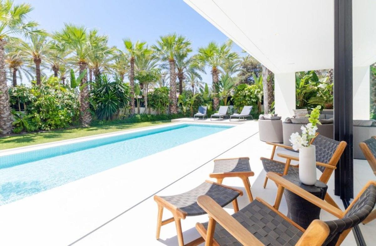 Sprzedaż niezależnego domku jednorodzinnego w Avenida Murcia, Marbella photo 3