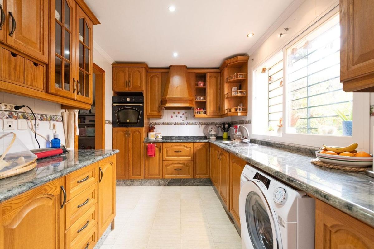 Sale of townhouse in  Calle Verdial , Rincón de la Victoria photo 3