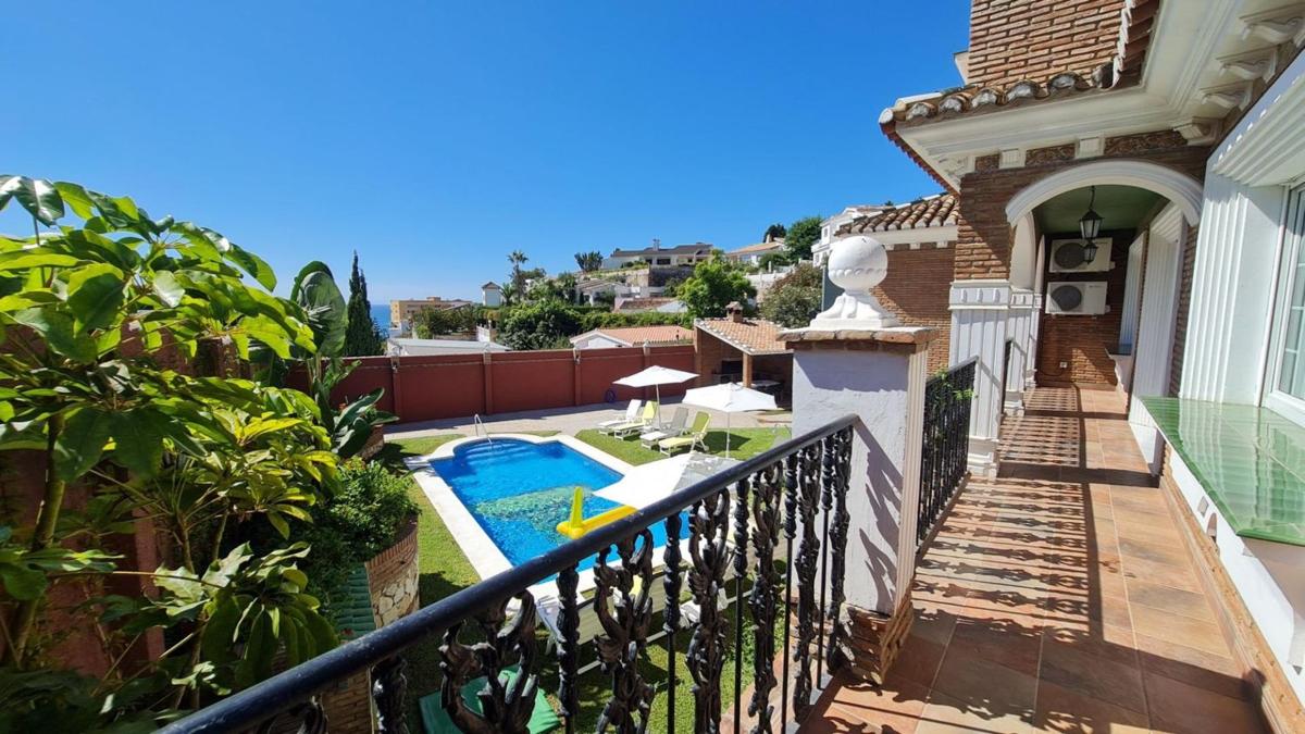 Sale of independent chalet in Calle Miguel de Cervantes, Benalmádena
photo 3