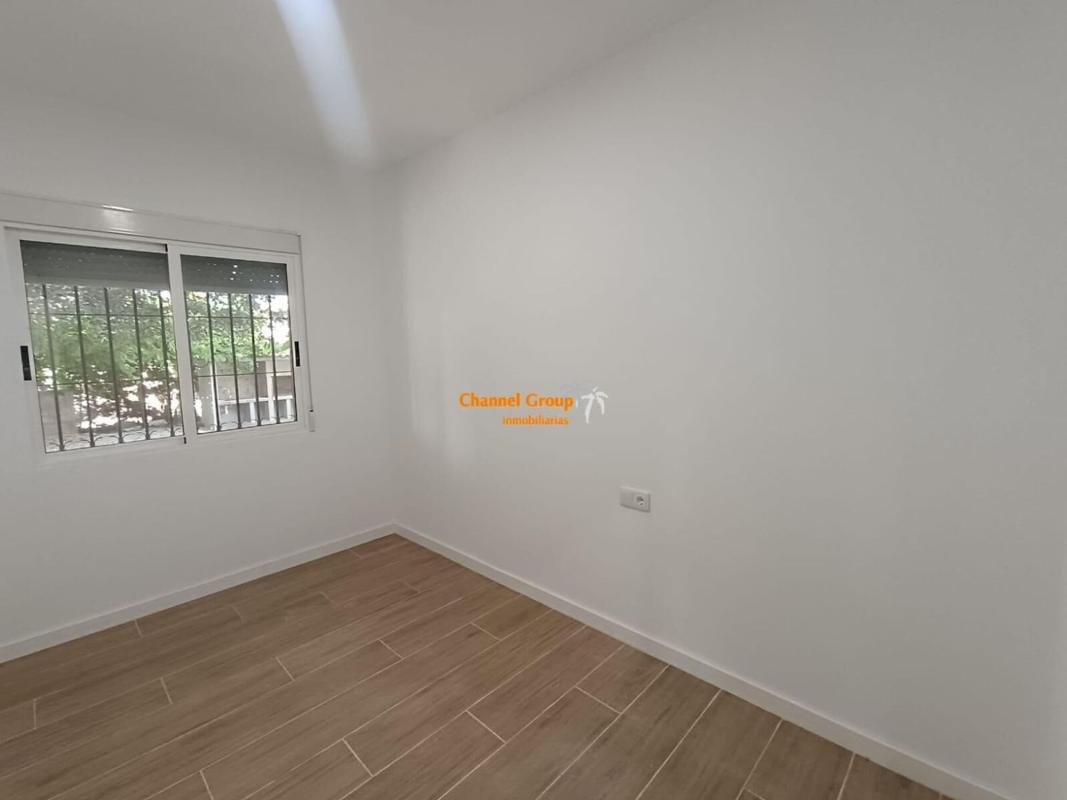 Sale of independent chalet in La Hoya-Daimes-El Derramador, Elche / Elx
 photo 4