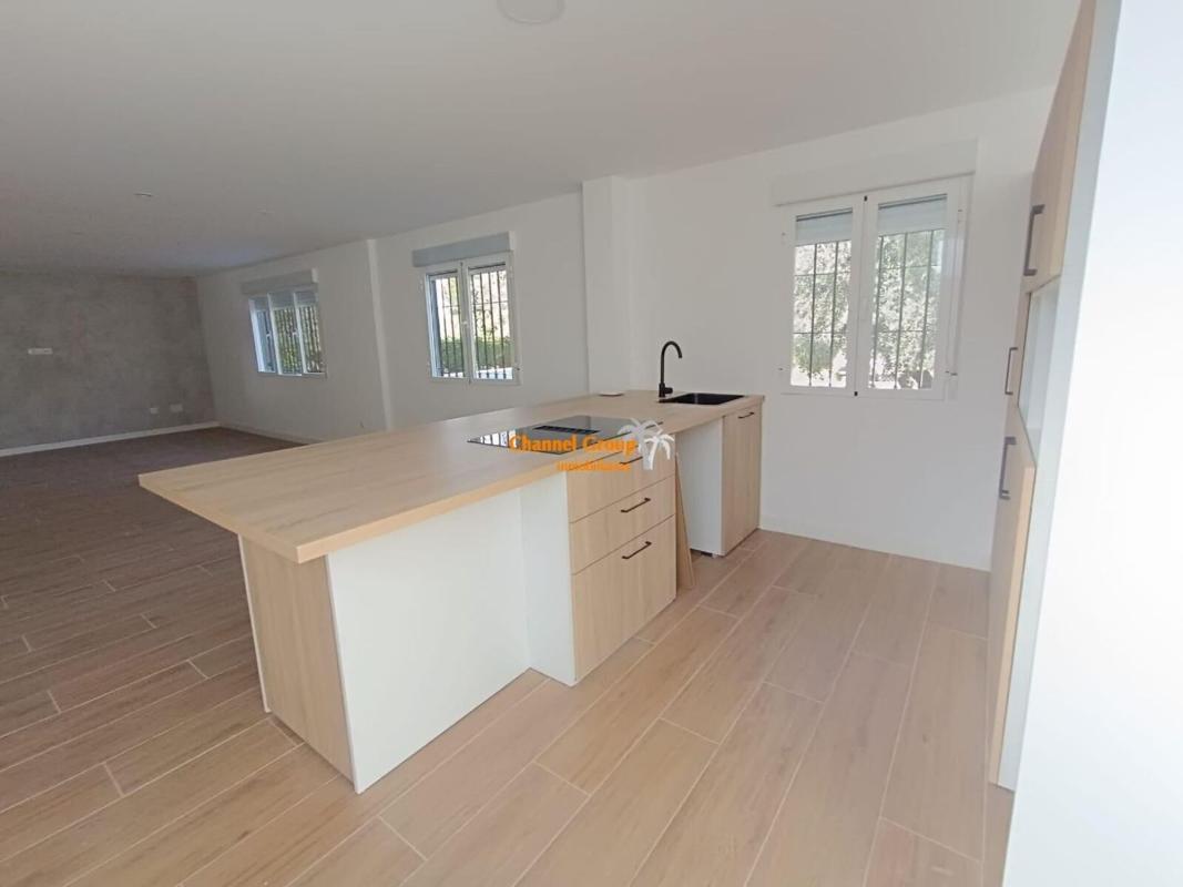 Sale of independent chalet in La Hoya-Daimes-El Derramador, Elche / Elx
 photo 5