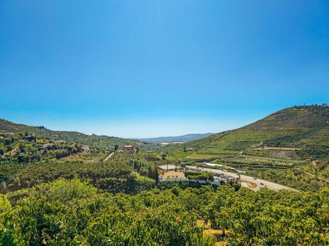Sale of independent chalet in Lugar Puente Alta, Viñuela
photo 4