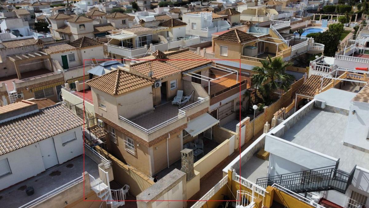 Sprzedaż szeregowego domku w Calle la Sagra , Torrevieja photo 3