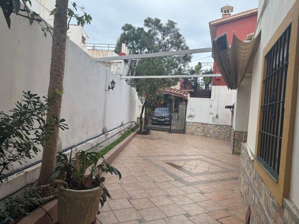 Casa independiente en calle de la Luna thumbnail 2