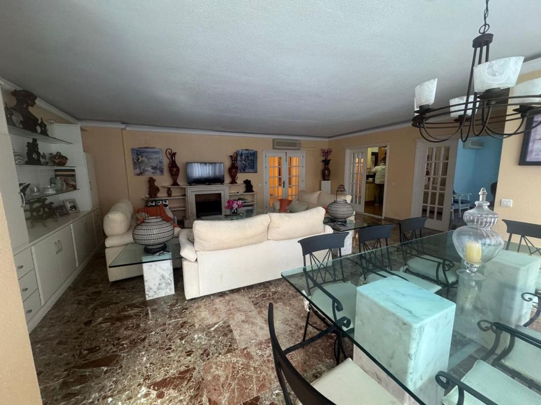 Sale of apartment in Plaza de la Unión Europea, Torremolinos
photo 5