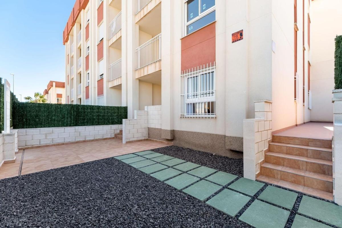 Venta de piso en Barrio Lomas de Cabo Roig, Orihuela
 photo 4