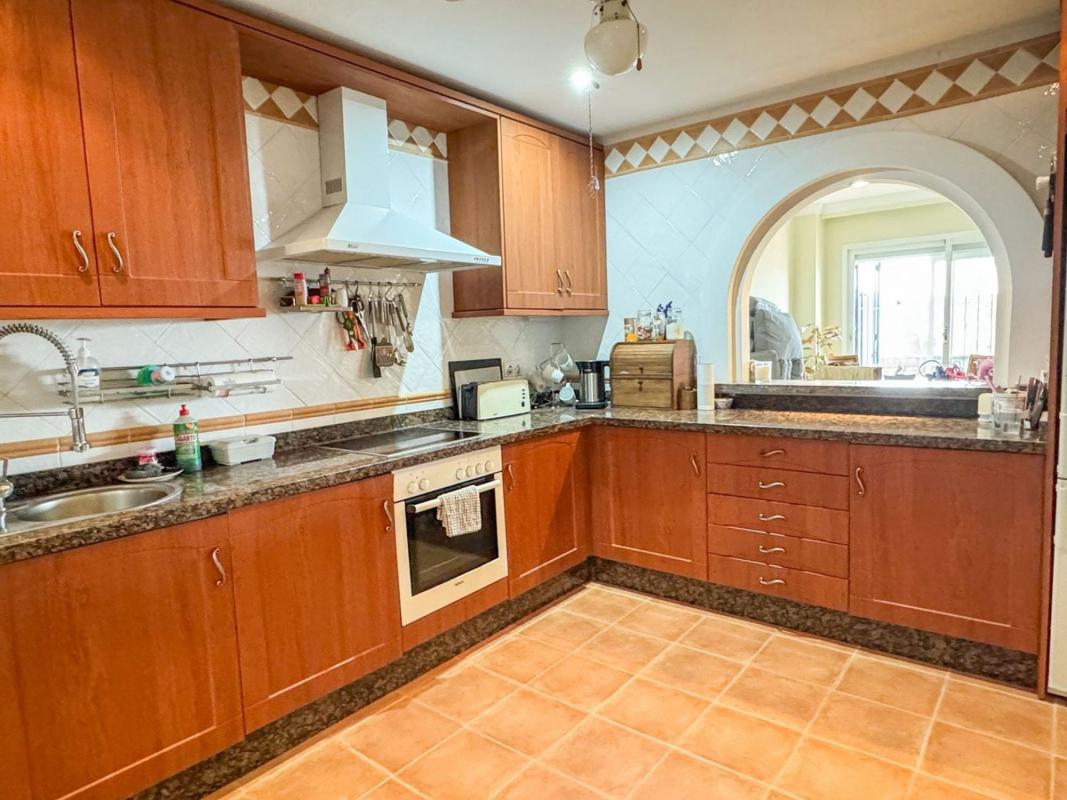 Sale of townhouse in  Urbanizacion Vizcarronda la , Manilva photo 3
