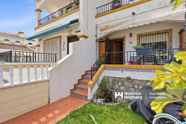 Chalet adosado en calle Almendra photo 4