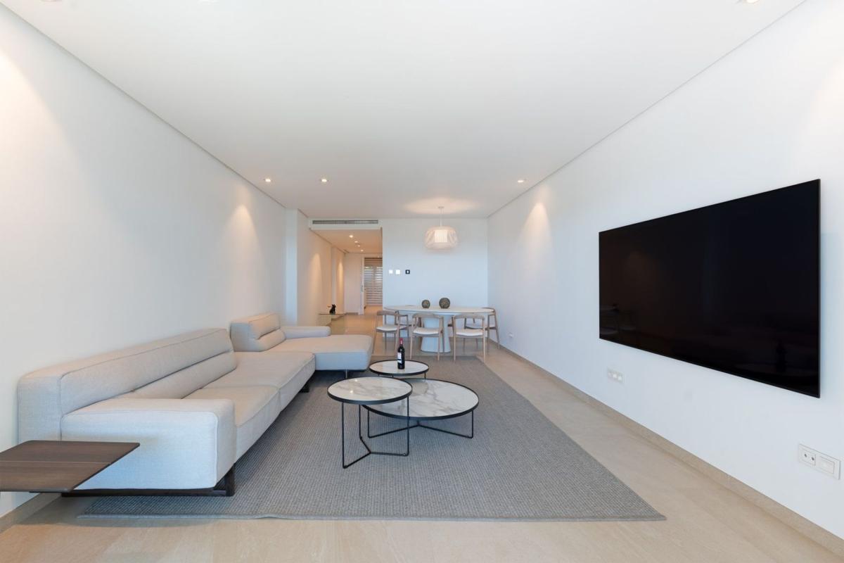 Sale of apartment in Urbanizacion Sha de Persia, Estepona
photo 3