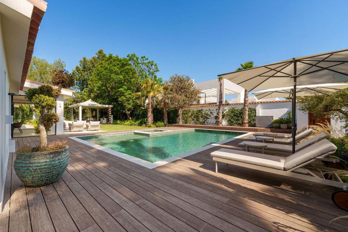 Venta de chalet independiente en Calle los Helechos, Marbella
 photo 2