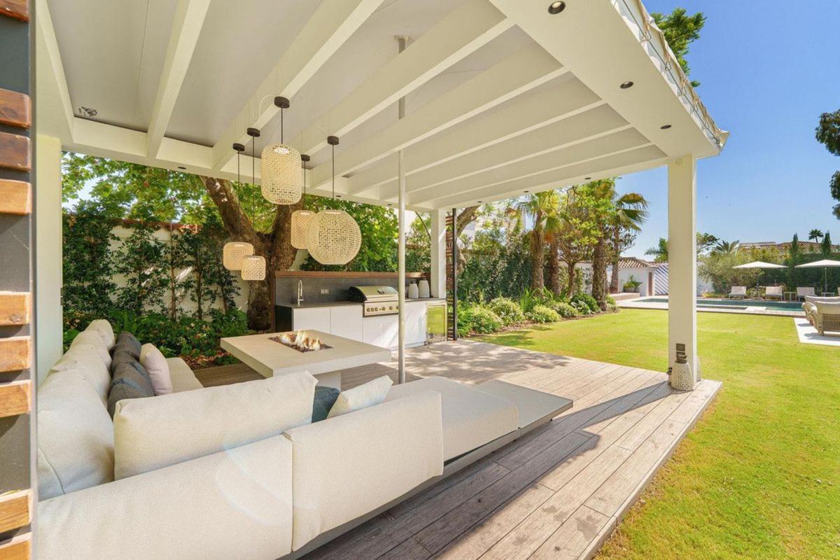 Venta de chalet independiente en Calle los Helechos, Marbella
 photo 3