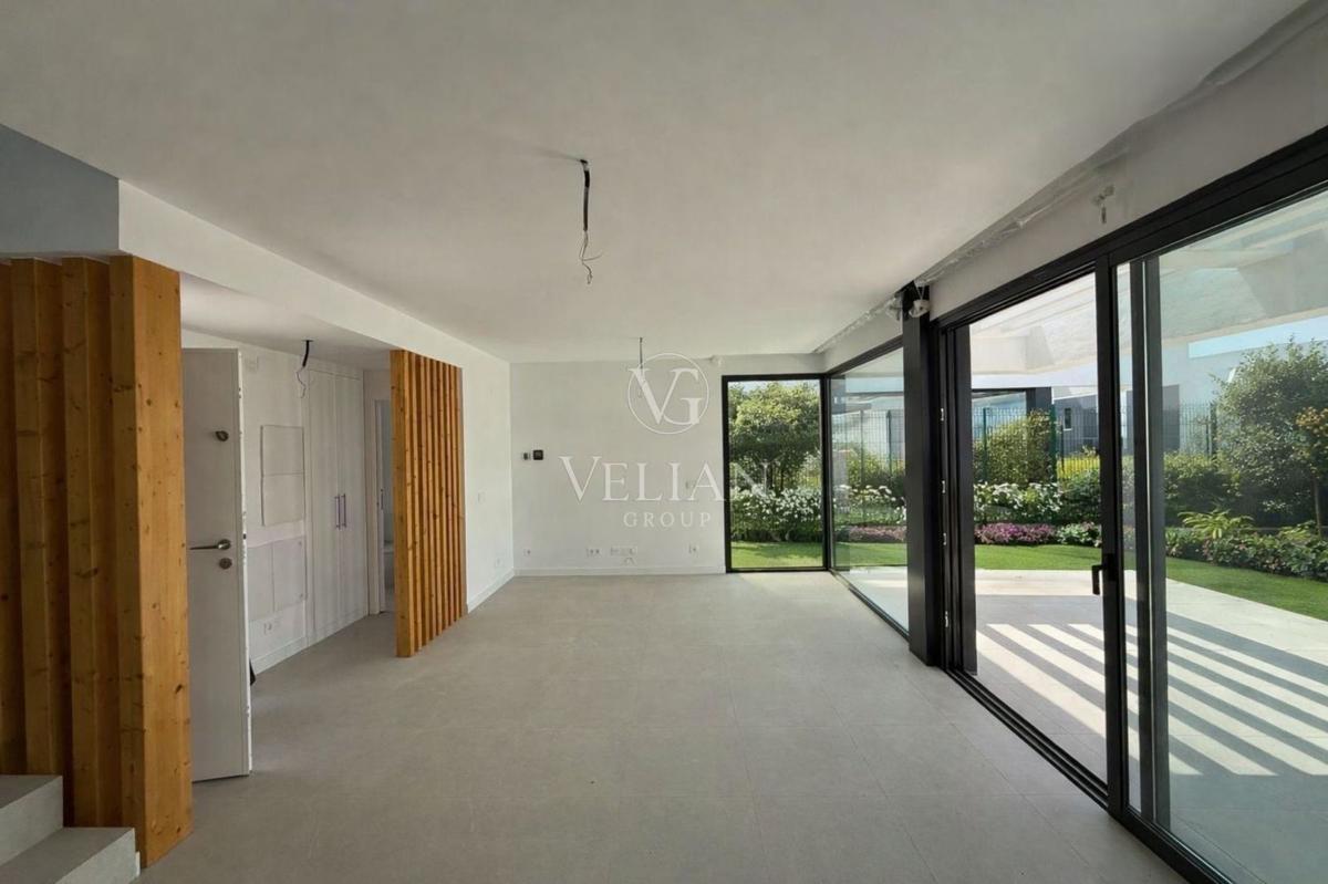 Продажа отдельного шале в  Calle del Ónice, Эстепона photo 4