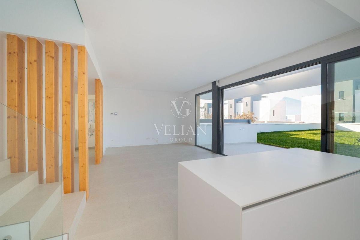 Sale of townhouse in  Calle del Granate , Estepona photo 5