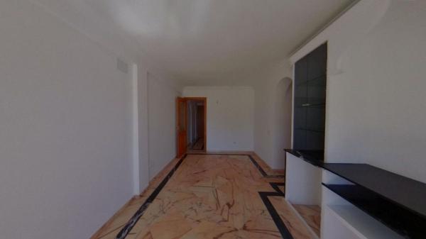 Sale of flat in Calle Pilar de Farinós, Estepona
thumbnail 1