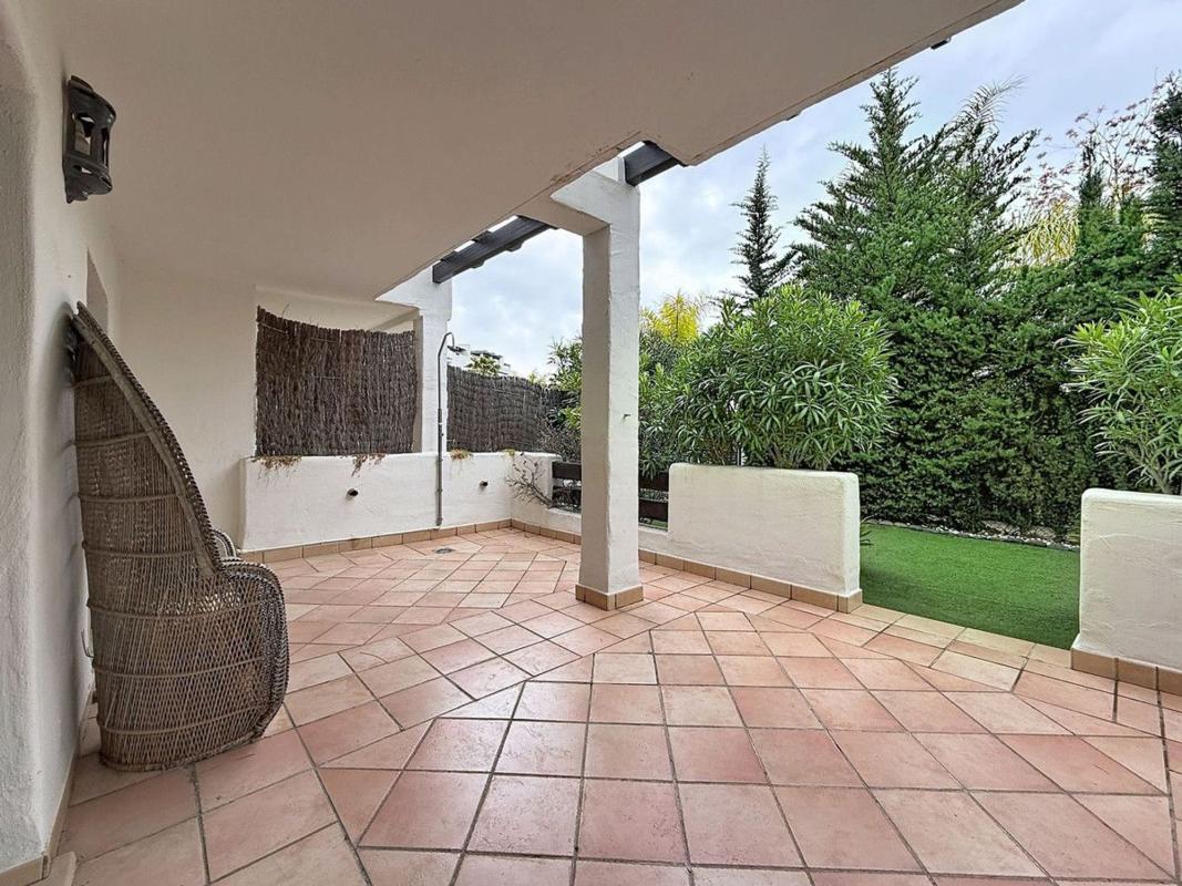 Sale of apartment in Barrio La Concha-Resina Golf, Estepona
photo 3