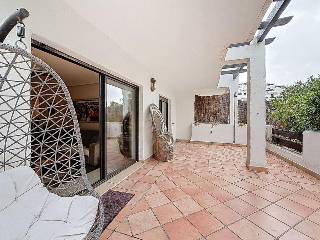 Sale of apartment in Barrio La Concha-Resina Golf, Estepona
photo 4