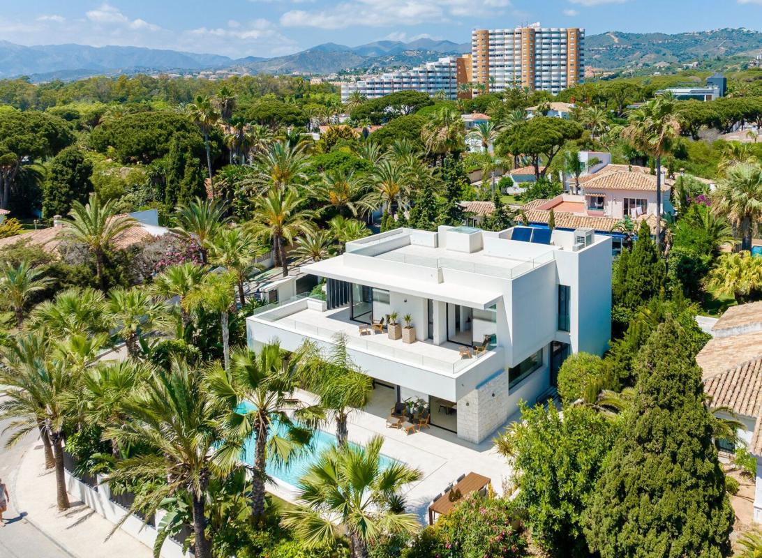 Sprzedaż niezależnego domku jednorodzinnego w Avenida de Murcia, Marbella photo 2
