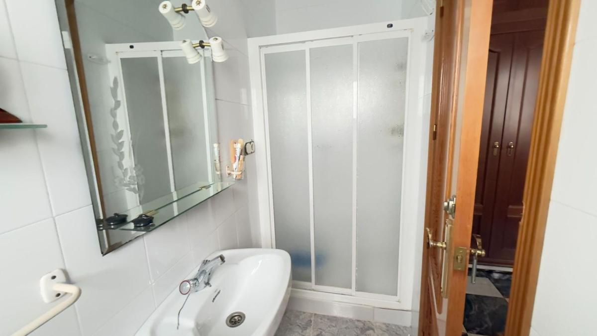Sale of independent chalet in Calle Iglesia, Villanueva de Tapia
photo 5