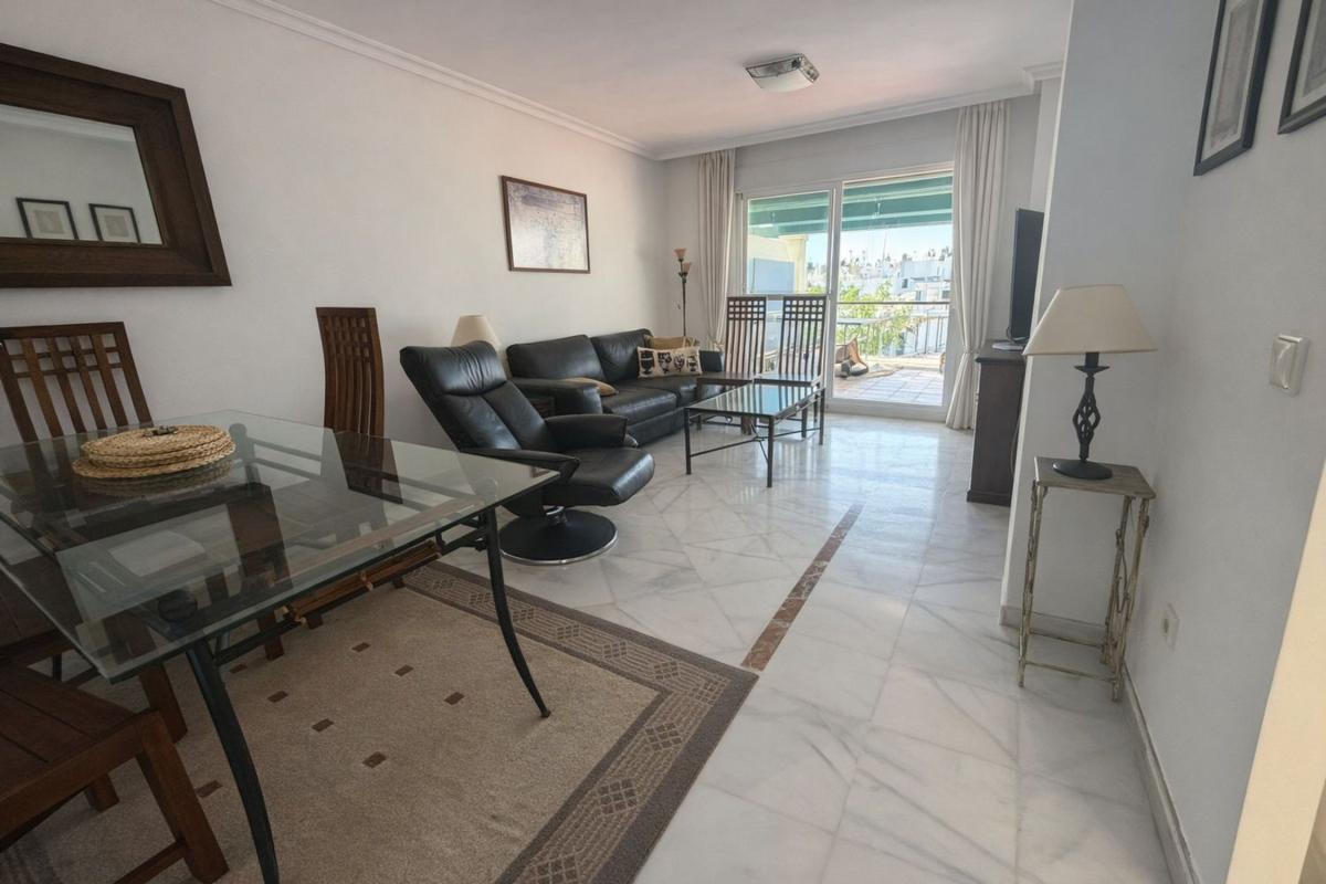 Venta de ático en Barrio Rodeo Alto-Guadaiza-La Campana, Marbella photo 2