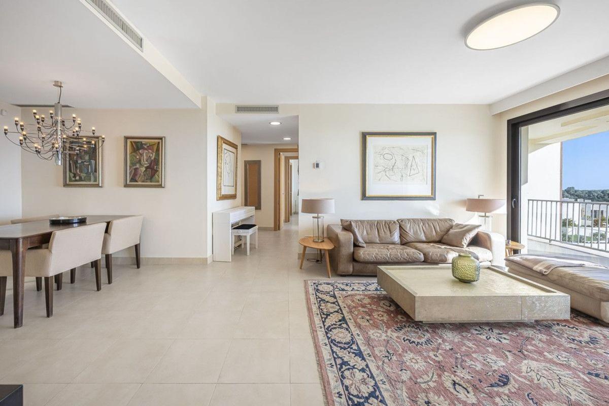 Sale of apartment in Barrio Alto de los Monteros, Marbella
photo 5