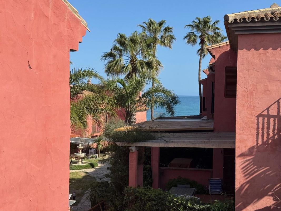 Sale of townhouse in  Barrio Guadalobón , Estepona photo 2